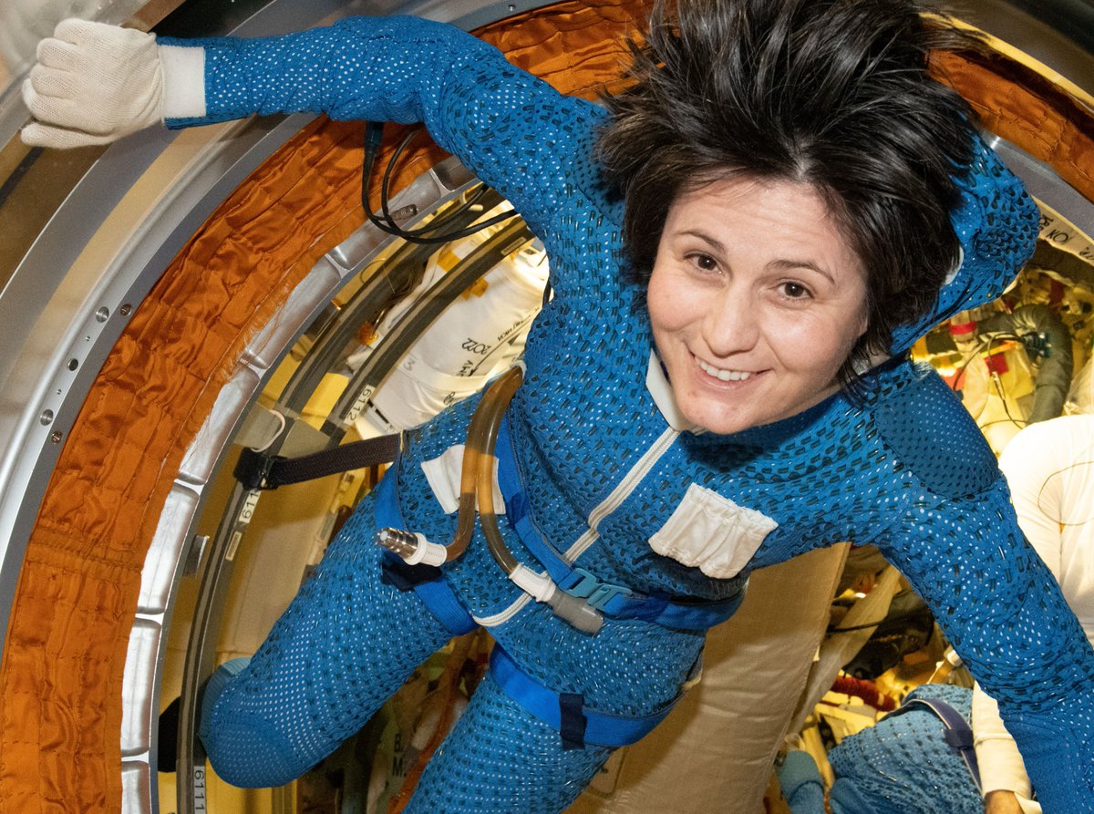 Join us live on #ESAwebTV tomorrow at 15:35 CEST (14:35 BST) to watch @AstroSamantha become the first female European commander of the International @Space_Station. 👩‍🚀 Read all about her new role, and how to watch the handover, here 👉esa.int/Science_Explor… #MissionMinerva
