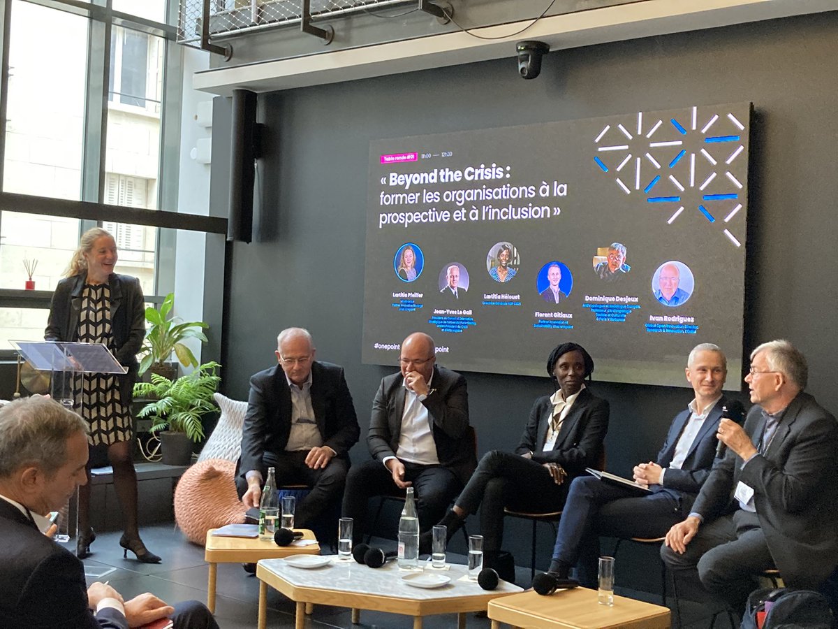 carolineporot's tweet photo. Beaucoup de (très beau) monde pour la table ronde de lancement de l’#institutonepoint “Beyond the Crisis” : comment gérer l’incertitude permanente et transformer le risque en opportunité ? https://t.co/1pDP7NNfrc
