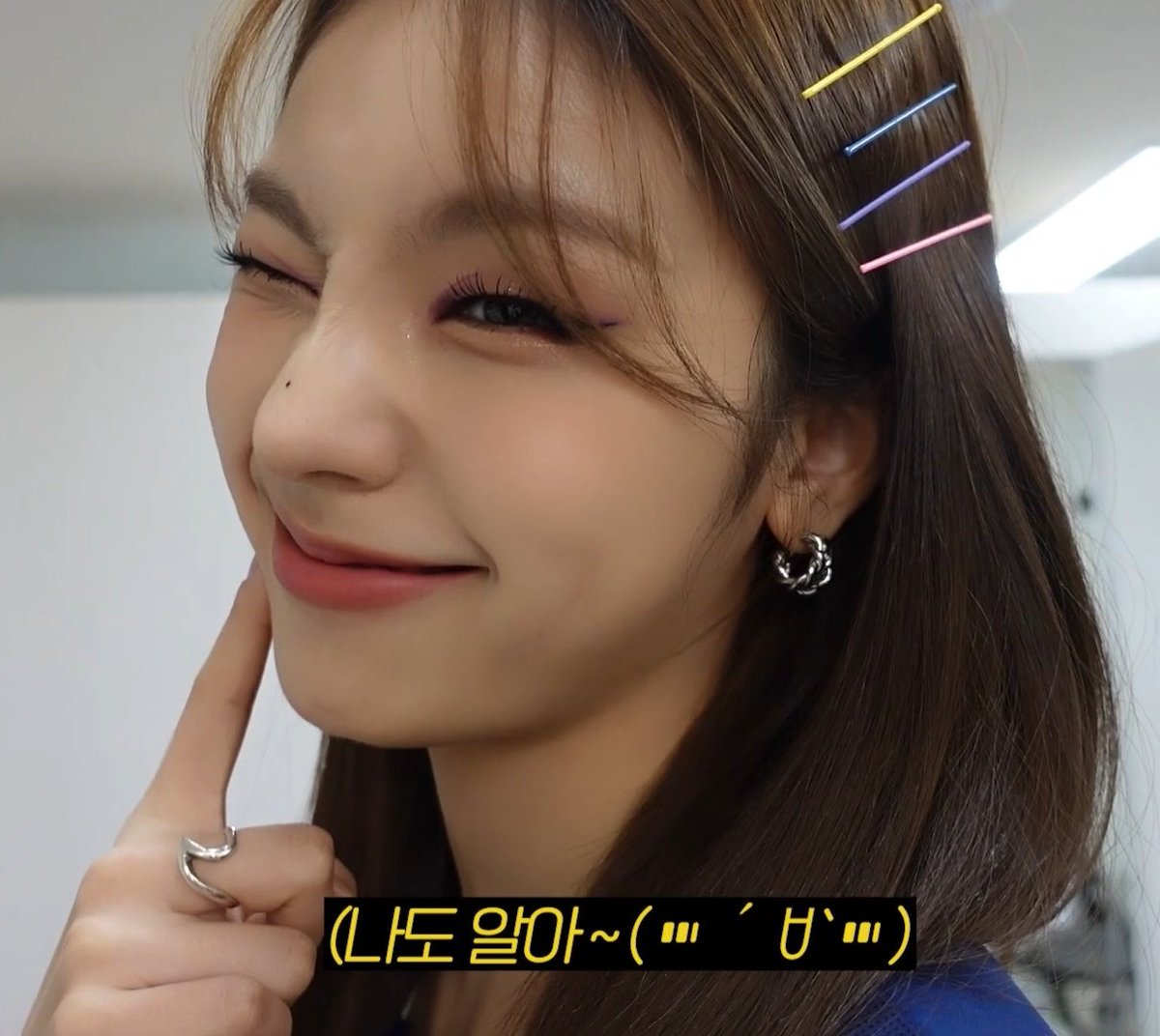 yeji_bestfriend's tweet photo. 기요미 이제 윙크도 잘해...💜 https://t.co/Wkp19BTIDB