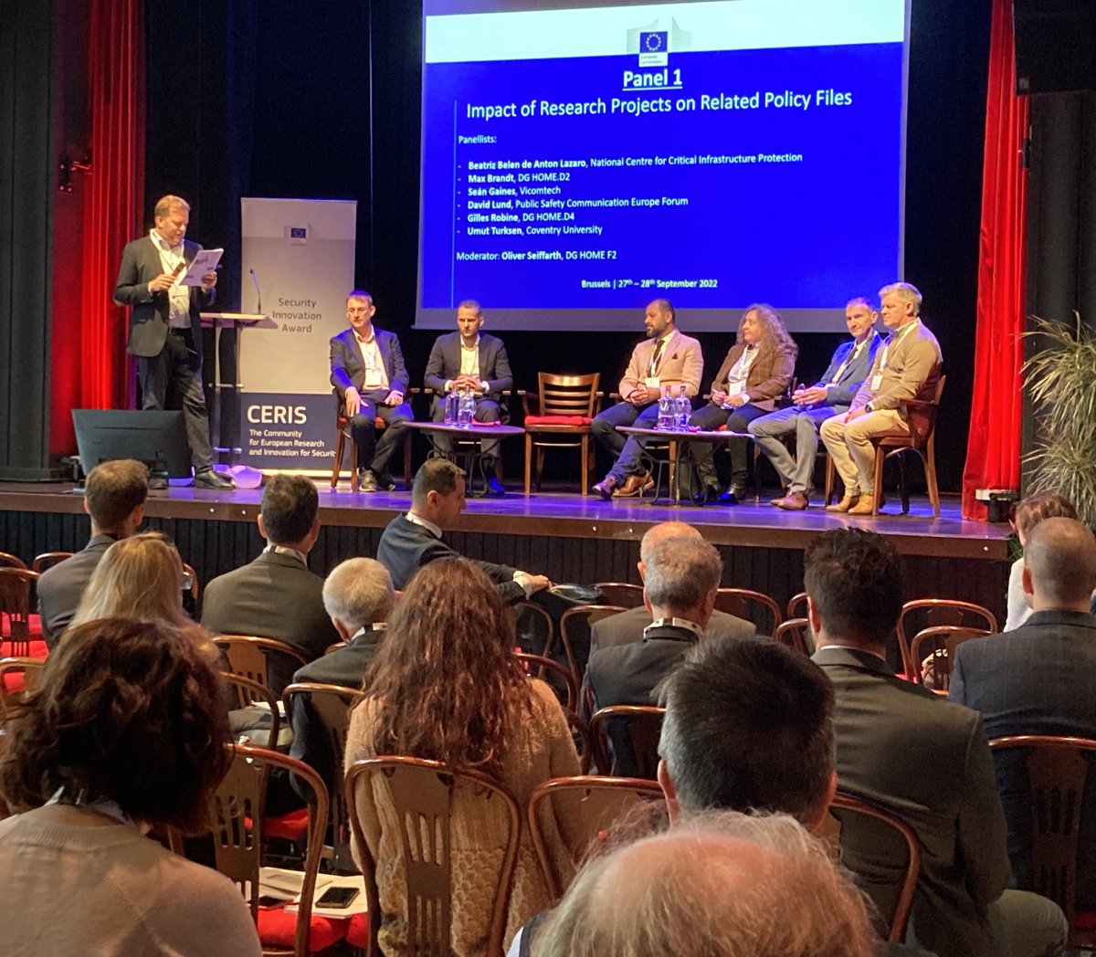 VRandPolice's tweet image. In #Brussels @shotpros @CampusVesta and  @VRandPOLICE are represented in the annual #ceris event Community of #european #research #innovation for #security
#VR #police #training