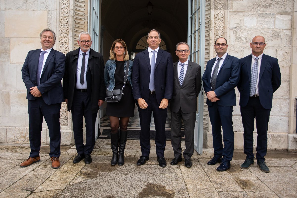 J'accueillais hier Mark Costa, CEO <a href="/EastmanRenew/">EastmanRenew</a> pour une visite du territoire, l'occasion de présenter nos atouts pour l'implantation du projet d'usine de #recyclage moléculaire des déchets plastiques sur Port-Jerome. La concertation publique commence aujourd'hui !