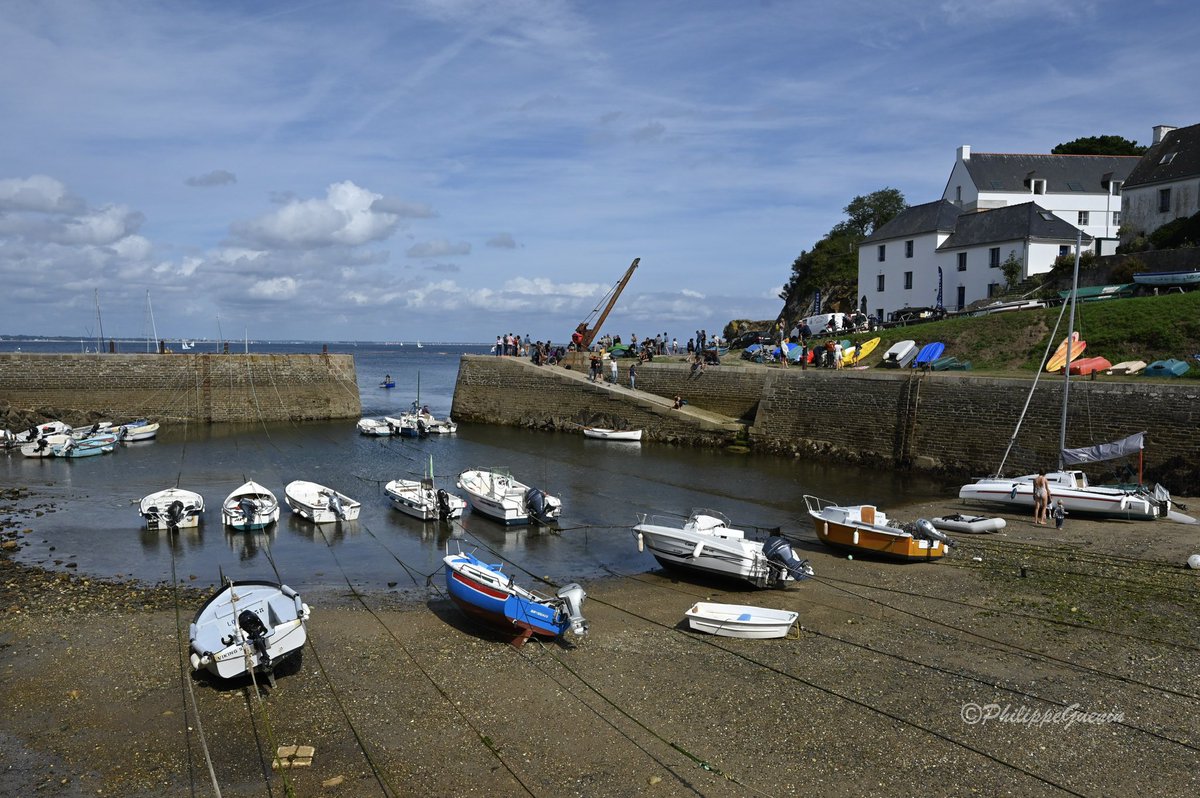PhotoPhil88's tweet photo. Souvenir d’été, le charme de #PortLay sur l’île de #Groix via le lien ci-dessous #Bretagne #IlesBretonnes #BrittanyIslands #MagnifiqueBretagne #MagnifiqueFrance #BaladeSympa #FranceMagique
https://t.co/YRZo1zAjV0 https://t.co/m900qP3zww