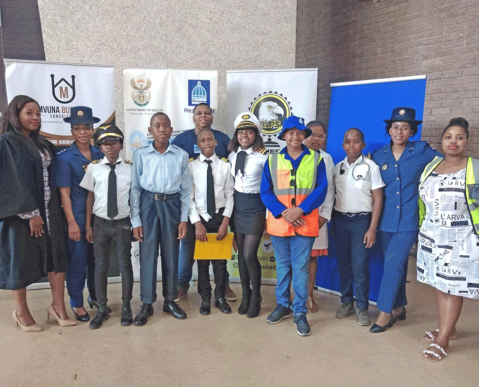 umlazitimes's tweet photo. Bafunde kabanzi ngemisebenzi etholakala emaphoyiseni

Full story here https://t.co/9bYsyj9eO7

#umlazitimes #tabloidnewspapers #communitynews https://t.co/YHgkmHFtpo