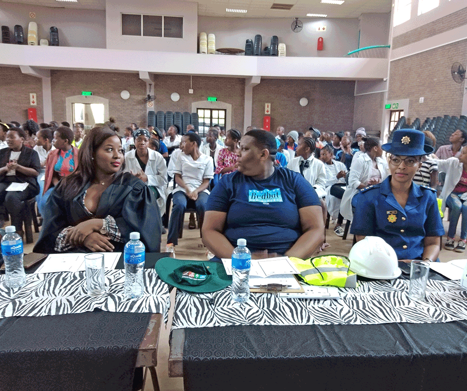 umlazitimes's tweet photo. Bafunde kabanzi ngemisebenzi etholakala emaphoyiseni

Full story here https://t.co/9bYsyj9eO7

#umlazitimes #tabloidnewspapers #communitynews https://t.co/YHgkmHFtpo