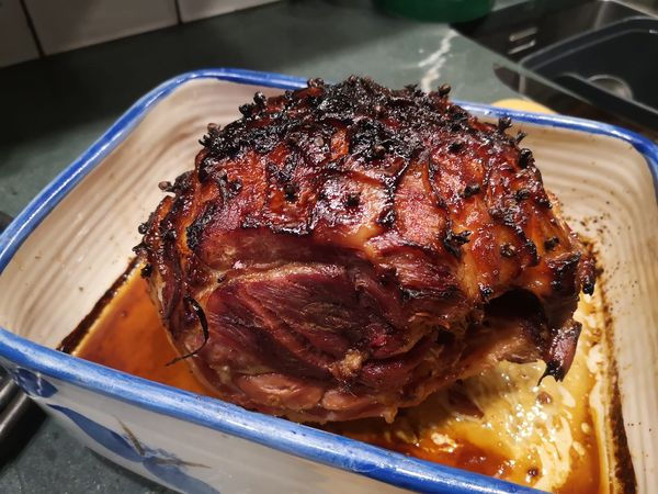 OxfordPig's tweet photo. Its #OSBPork Ham. Outdoor reared, home bred and above all its Oxford Sandy and Black Pork. An nice Autumn treat.
#supportlocal #PutOSBPorkonyourfork #knowwhereyourfoodcomesfrom #Britishpork #BackBritishFarming https://t.co/viGHDCxZ8f