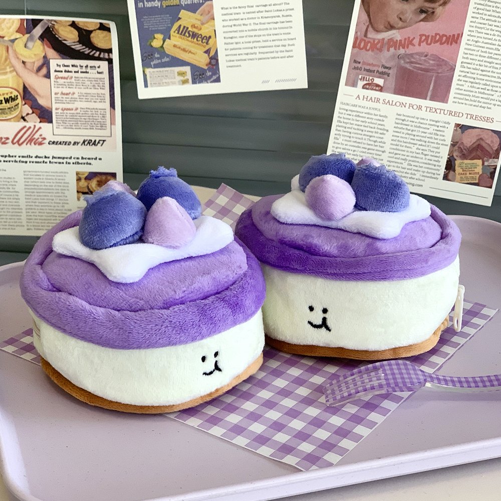 mooncomb09shop's tweet photo. 와앙 케이크 동전지갑

보들보들 귀여워 보이는 동전지갑 친구들이에요 흰색 크림에 얼굴이 달려있어 더욱 귀여운 친구들이에요 위에 얹어진 오브제들도 너무 귀엽답니다

수요조사 참여는 RT+❤ https://t.co/LZ2Nk5lv3C
