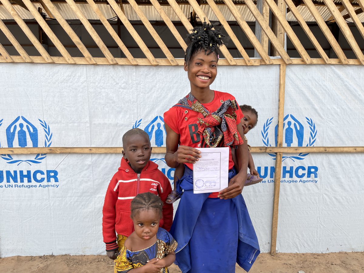 UNHCRSouthernAF's tweet photo. UNHCR with the governments of 🇿🇲 &amp; the 🇨🇩 has helped nearly 6,000 Congolese refugees to return home since December 2021. The refugees fled political &amp; inter-ethnic clashes in the DRC’s in 2017 &amp; found safety in Zambia.👇
https://t.co/PI5QWxTesB
📸UNHCR/ Aline Irakarama https://t.co/E3p4LG6qPt
