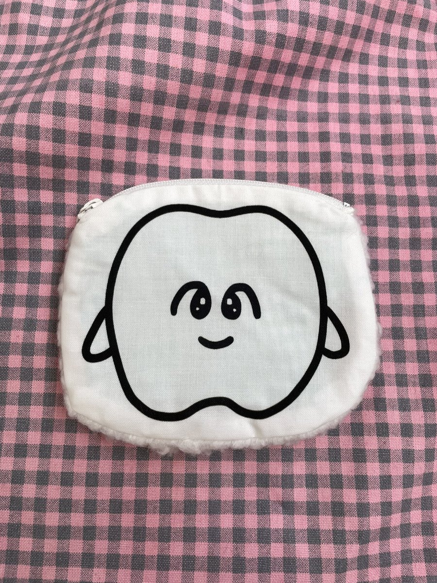 今晩22時から代官山THE CORNERで行われたPOP UP SHOPで出したグッズの通販をBASEオフィシャルショップにて開始します。

https://t.co/Kuk2rmZ2ma 