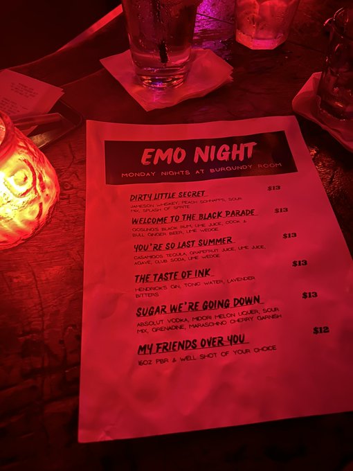 What we drinkin? https://t.co/P4IsfVyEsp<a href="/tag/starwars"class="tags"><span>#starwars</span></a><a href="/tag/redwoods"class="tags"><span>#redwoods</span></a>