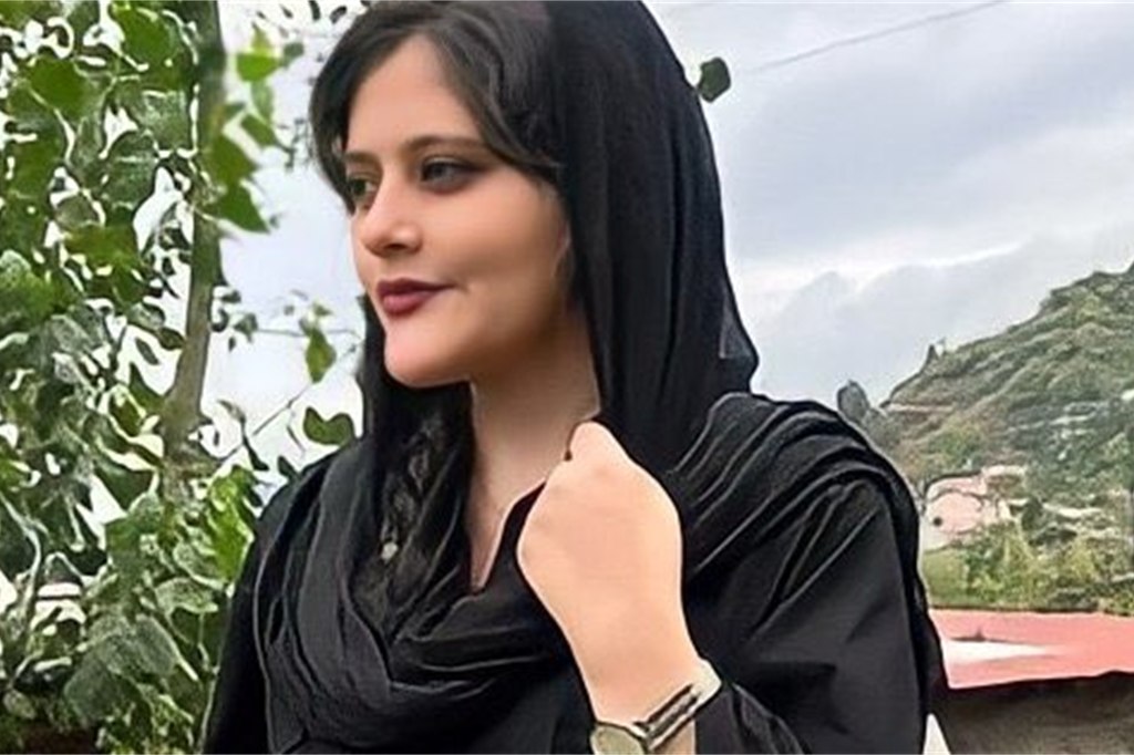 unito's tweet photo. UniTo condivide il messaggio di solidarietà della #RUniPace nei confronti delle studentesse iraniane iscritte presso gli atenei del nostro Paese e di tutte le donne e gli uomini iraniani che in questi giorni stanno coraggiosamente protestando. 
➡️ https://t.co/LijZv7Th6F https://t.co/6gsIx2jjxm