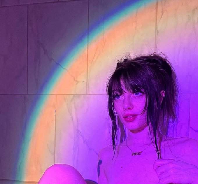 I can&rsquo;t sleep and posted these on Instagram earlier so here you go 💜 https://t.co/9JhZUlchjR<a href="/tag/mvsales"class="tags"><span>#mvsales</span></a>