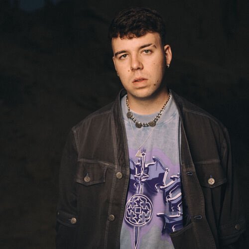 - Primer día de Gym:  Espero que las mancuernas de 25kg no sean muy pesadas .        

- Las mancuernas de 25kg: