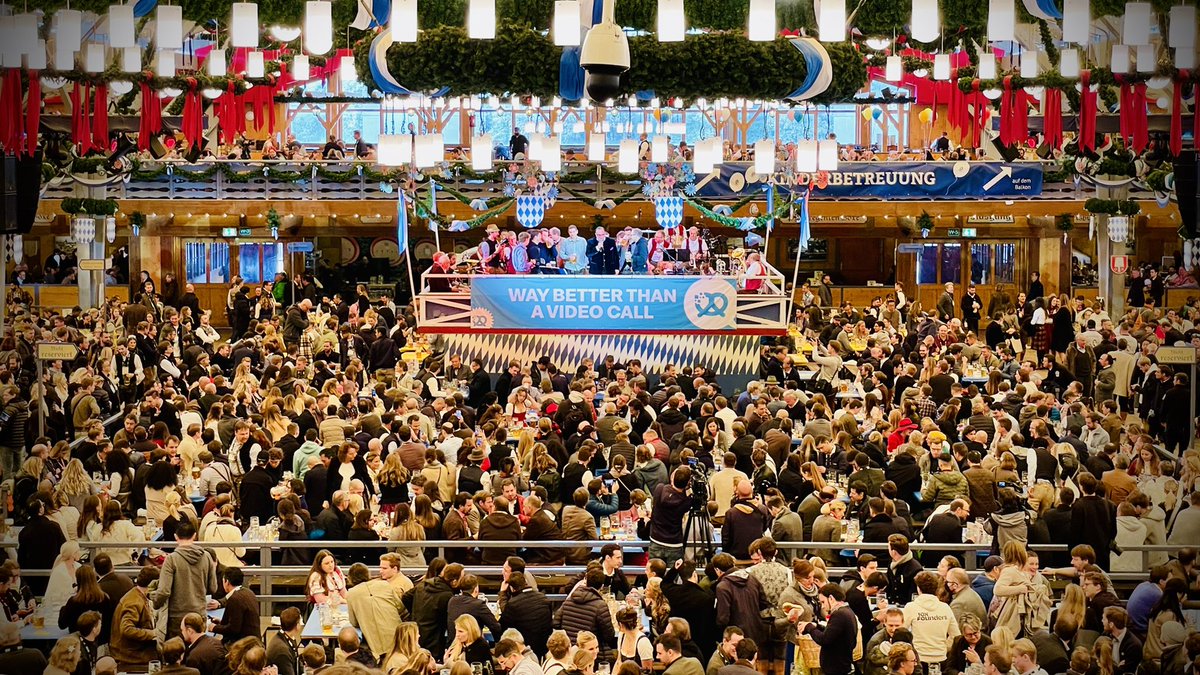 Liquid networking at <a href="/bitsandpretzels/">Bits & Pretzels</a> #bits22 at the #Oktoberfest - and why as an economy, we need the #startup system to re-invent our #business model - linkedin.com/posts/holgerfe…

#bitsandpretzels #founders #festival #startups #innovation #vc #cvc #networking