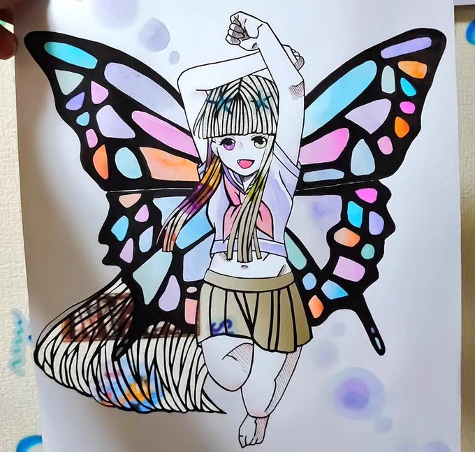 他の切り絵より少し大きめです。最初はこんな感じに仕上げてたのですが、景色に溶け込むようにしたくて周りも切り抜きました 
