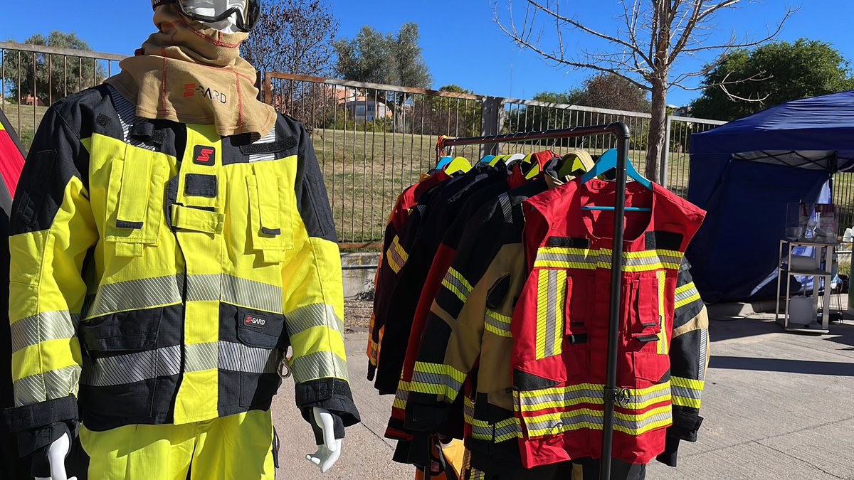 Matoro159's tweet photo. @alcorconbombero Espectacular el congreso Nacional de PRL para bomberos. @drc_alcorcon . 👏🏻👏🏻👏🏻👏🏻👏🏻👏🏻👏🏻👏🏻👏🏻👏🏻👏🏻👏🏻👏🏻👏🏻 @ https://t.co/XsqEE127sp