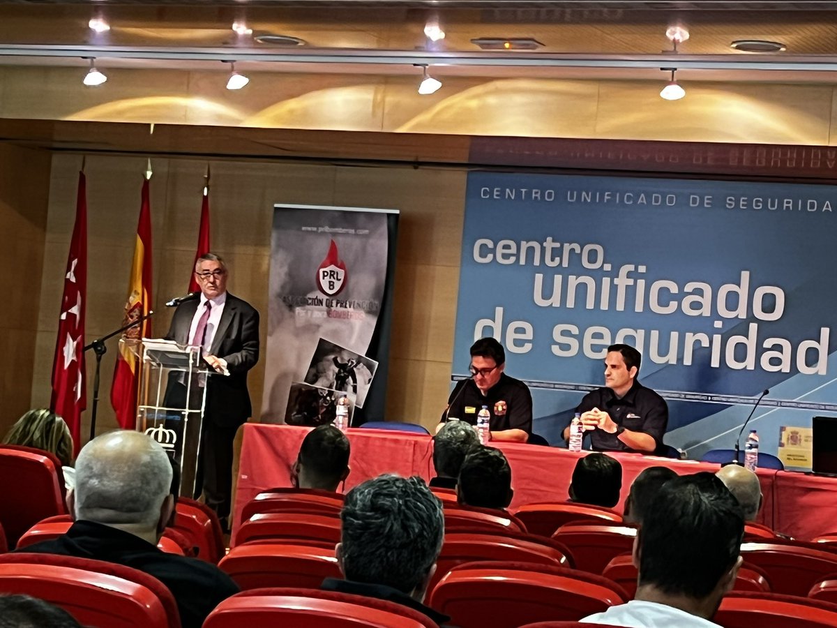 Matoro159's tweet photo. @alcorconbombero Espectacular el congreso Nacional de PRL para bomberos. @drc_alcorcon . 👏🏻👏🏻👏🏻👏🏻👏🏻👏🏻👏🏻👏🏻👏🏻👏🏻👏🏻👏🏻👏🏻👏🏻 @ https://t.co/XsqEE127sp