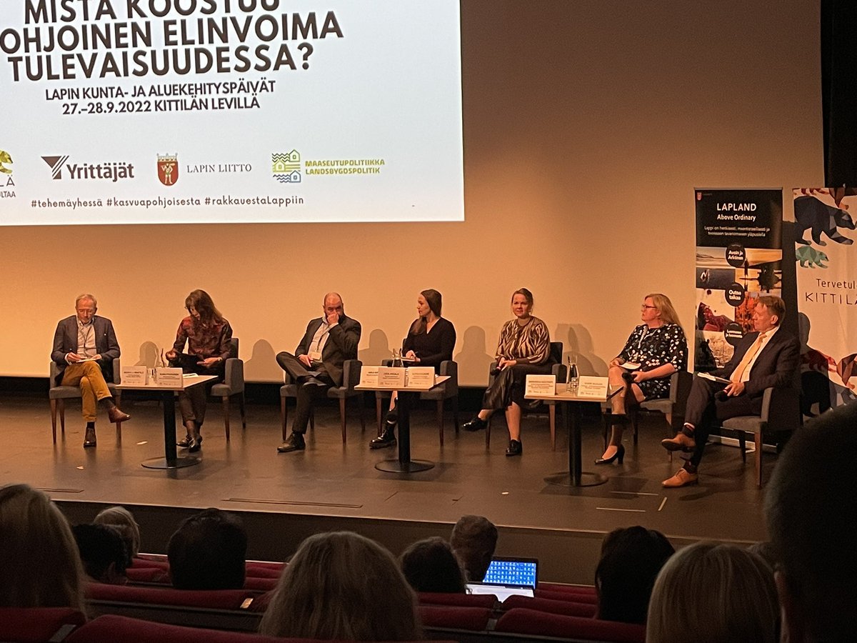 LapinYrittajat's tweet photo. Mistä koostuu pohjoinen elinvoima vuonna 2025? Pyöreän pöydän keskustelussa @ristoej @elinapylkkanen @JaskariHarri @KatriKulmuni @MakinenAnnukka @MikaRiipi @liisaansala @LapinLiitto 

#tehemäyhessä #kasvuapohjoisesta https://t.co/7VEAR58Zcr