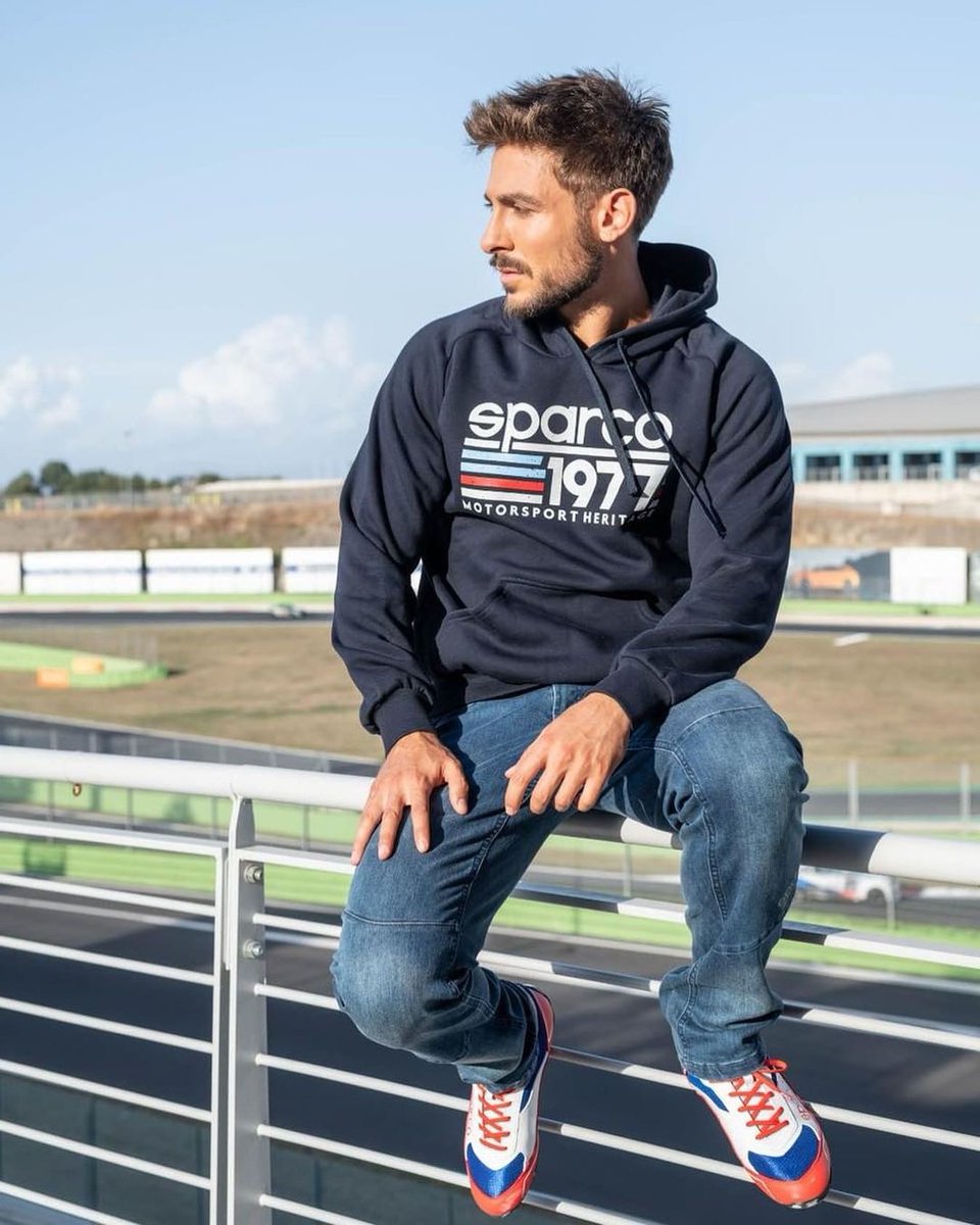 Der Herbst steht vor der Tür - es wird kälter - Zeit für was Warmes | Comfort is the key 🤌 The super soft [1977] Sparco hoodie

➡️ bit.ly/3BPxxou

#sparco #iamsparco #sweatshirt #hoodie #fashion #tshirt #hoodies #sweater #style #sandtler24