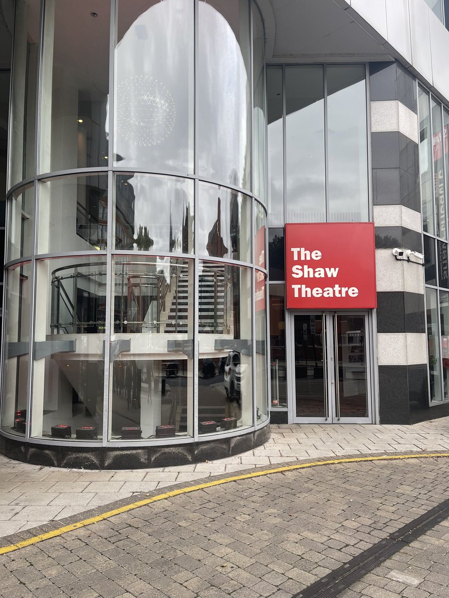 HalleyYear4's tweet photo. We have arrived at the Shaw Theatre. Year 4 are patiently waiting for Valerie Bloom. #poetry #Poem #valarie #bloom #english @ShawTheatre @ShawTheatreLDN https://t.co/GdsBrp6hnr
