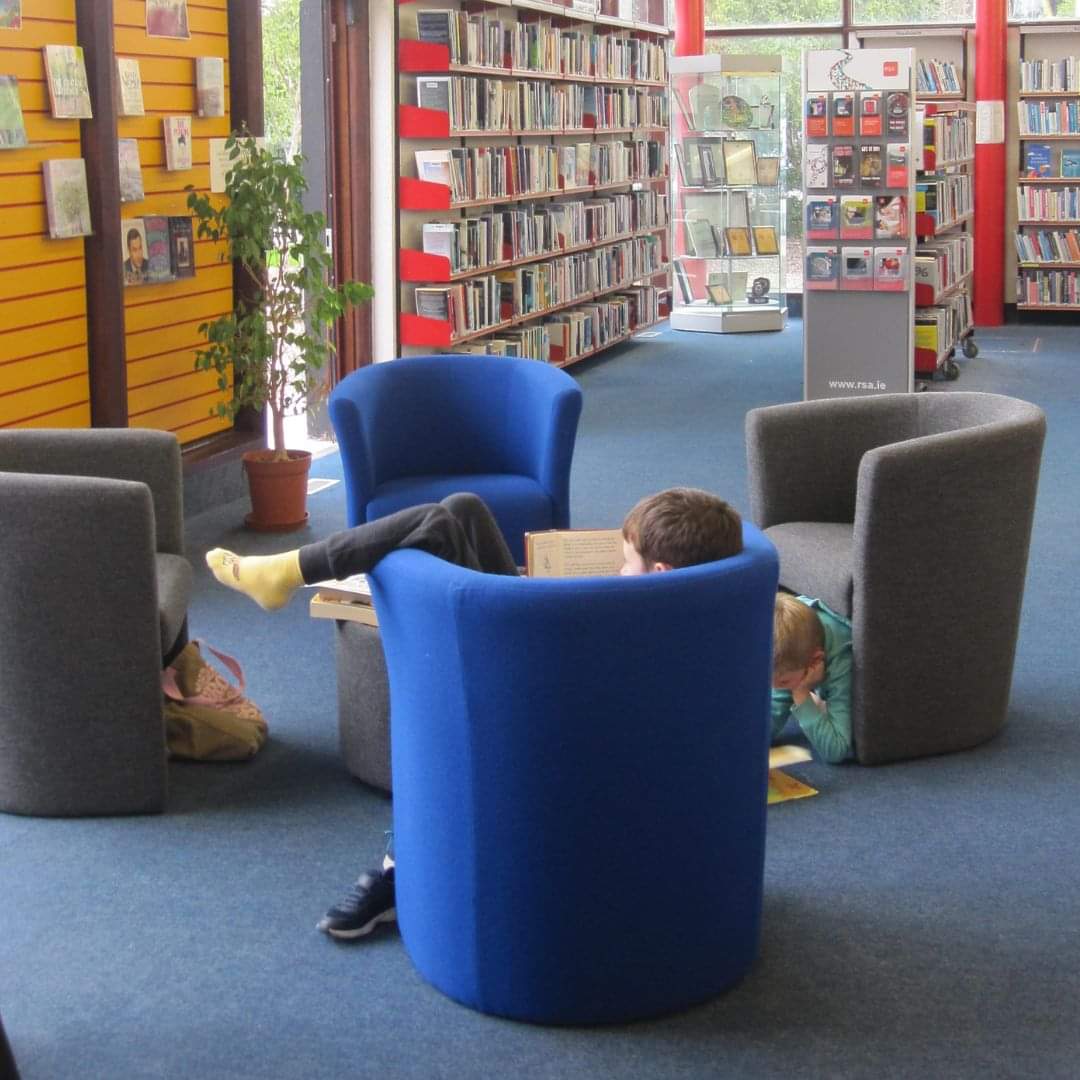 clarelibrary's tweet image. We think our Shannon Library branch captured the essence of our libraries in this photo.😊Call in, find something great, want to read it immediately, get comfy and enjoy a moment to yourself.❤ #clarelibraries #shannonlibrary #childrensbooks #mindfullness #righttoread