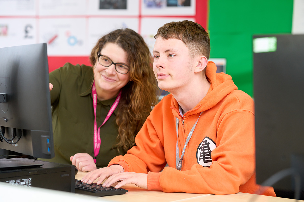 Could you offer a valuable #digital based #workplacement?👨‍💻👩‍💻

We have a range of students developing skills for the digital sector who would benefit from relevant #workexperience

Reach out to us - 
📧placements@yorkcollege.ac.uk
☎️01904 770830

#digitaltechnologies #programming