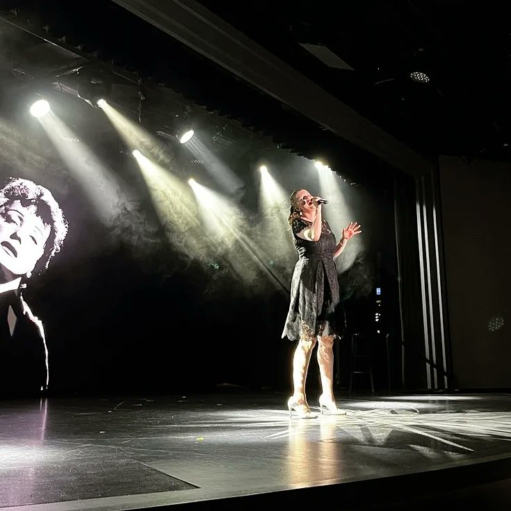 🎙️"Non, Je Ne Regrette Rien"🎶 Still buzzing after my solo performance in the Star Theatre, paying tribute to French greats including Edith Piaf and many more.
@n54agency
#EdithPiaf #cruiselife #singer #francophone