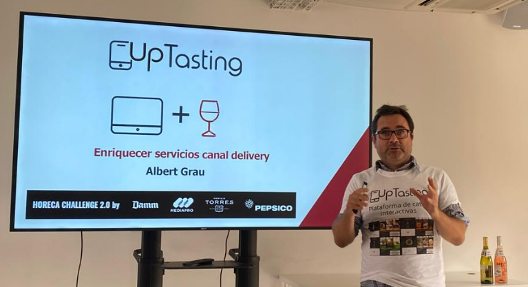 Presentación del proyecto Horeca Challenge donde Upwine ha presentado el nuevo modelo de negocio para añadir catas virtuales a la botellas de jean leon 3055 para disfrutar de una experiencia interactiva en casa.
Para más información upwine.es