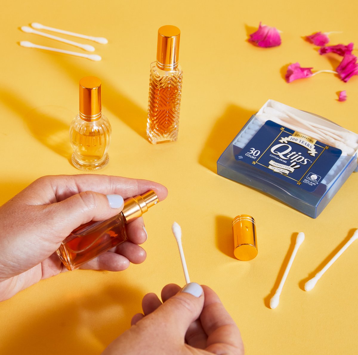 Tip #64: This hack helps you bring your signature scent on the road. #QtipsTricks