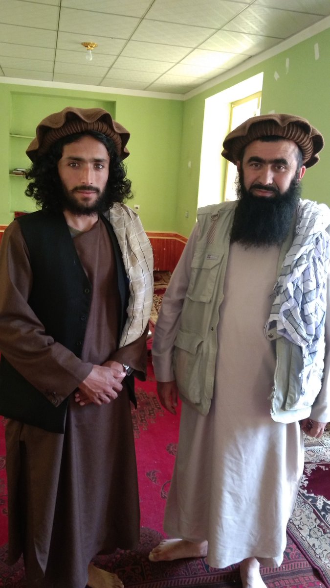 Islamuddin_K's tweet photo. #مردی از تبار آزادگی
شخصیت فرزانه خادم المجاهدین الحاج مولوی امان الدین "منصور" با جمع از مجاهدین در سخت ترین شرایط در مقابل استکبار و غلامان شان مقاومت می نمودند که اکنون بحیث قوماندان عمومی قوای هوایی و مدافعه هوایی کشور ایفای وظیفه می نمانید https://t.co/yDAeqtgObh