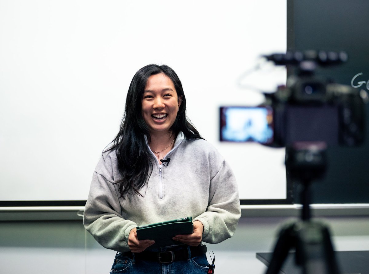 Back to school! We are so thrilled to welcome all of our students back for a life-changing quarter. See you in #scicomm, guys!
<a href="/neuroMOOC/">Peggy Mason</a> @Sara_Serritella <a href="/UChicago/">The University of Chicago</a> <a href="/UChicagoCollege/">UChicago College</a> 
📷 : <a href="/lifemadestill/">Life Made Still</a> 
#backtoschool #uchicago #studentlife #academiclife #storytelling