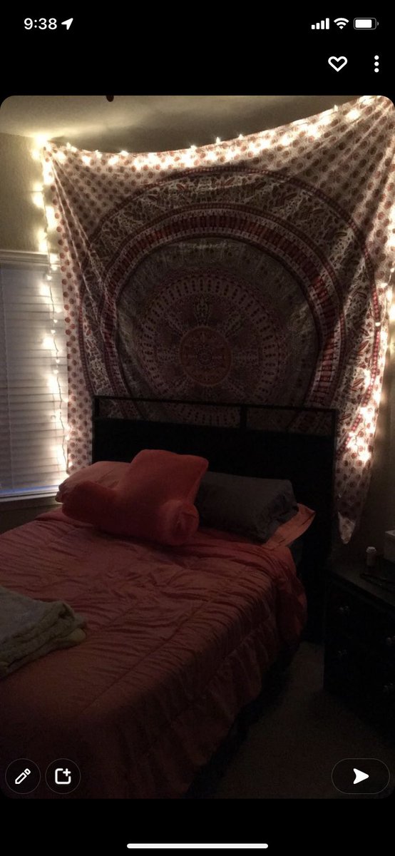 a_winnie_'s tweet photo. @MeghanAllen___ Omg this was literally my room 😂 calling me tf out https://t.co/xS10bfaseV