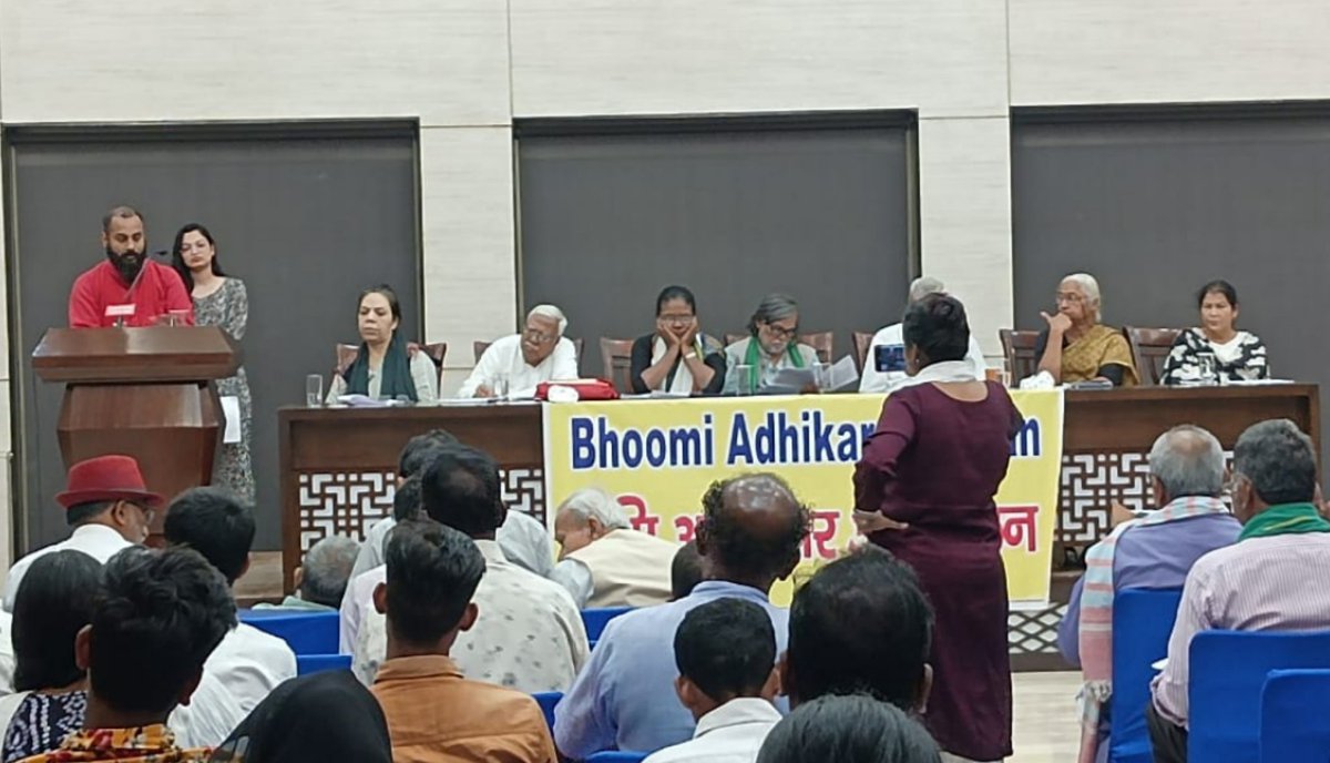 juhebazad's tweet photo. Got an opportunity to speak about the ongoing land grabs in the interest of corporates in India at 4th #BhumiAdhikarAndolan National Convention in Delhi.
#landrights https://t.co/Tpq118A5Dw