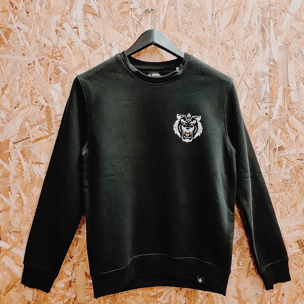 asthievesuk's tweet photo. Colder months are coming 🍂 are you ready for #sweaterweather 

Check out our range of sweatshirts on our website https://t.co/in7wP8ggCa https://t.co/MNEZ39i94k