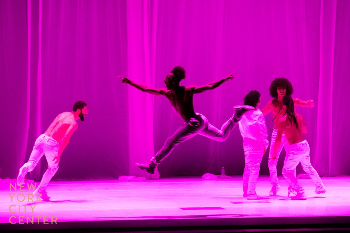 Thank you to our French Minister of Culture @RimaAbdulMalak who made it possible. 

B O Y S    D O N ‘T   C R Y 

Hervé Koubi 🇫🇷 +  Fayçal Hamlat 🇩🇿

At @NYCityCenter for Fall for Dance Festival #fallfordance 

📸  @cdugganphoto