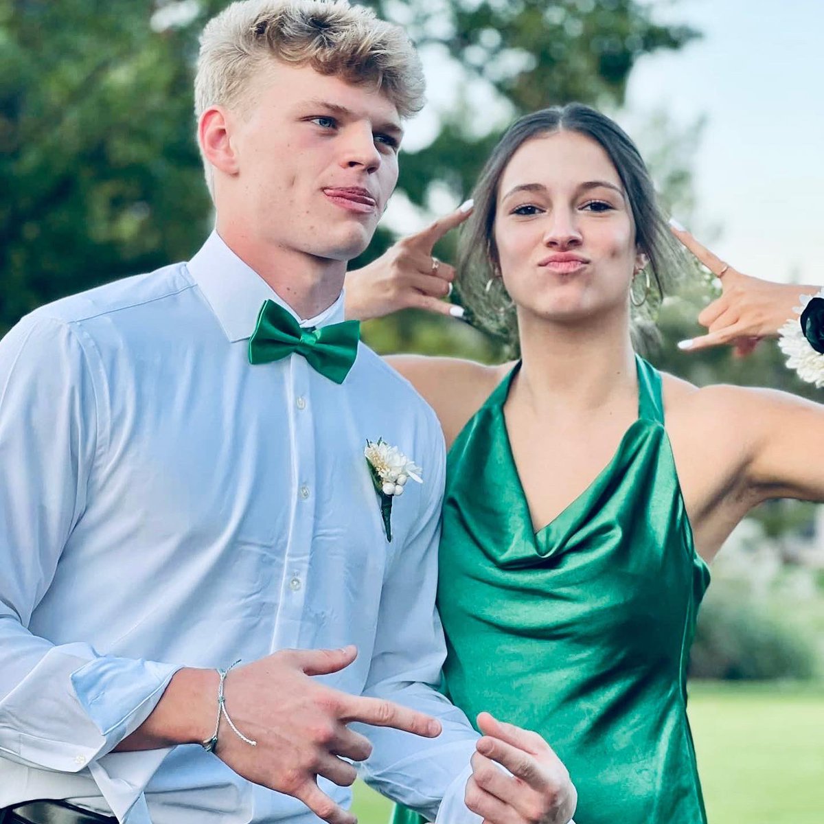 AmandaJ5384's tweet photo. My handsome son @TommyBrownFB &amp; his beautiful girlfriend @OliviaScherner. ❤️#HOCO2022  #SeniorSzn #dimplesfordays https://t.co/kQ7LuySTD7