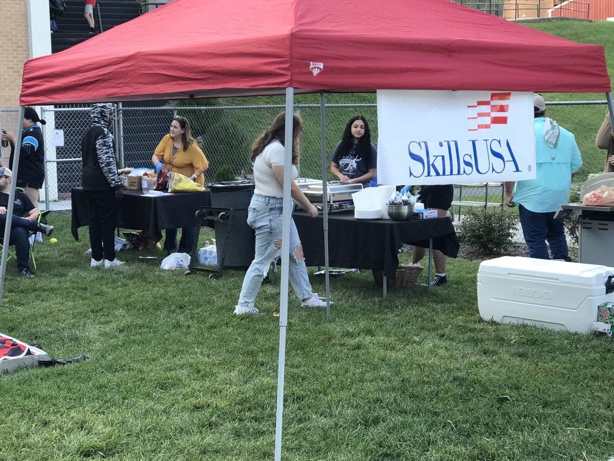 Is your student involved in a CTSO? SkillsUSA students held a tailgate event for Homecoming this year.  They offered a place for ALL students to hang out before the game, play fun games, and have a bite to eat.  Thank you SkillsUSA for organizing this.  #CTEforNC #AveryCTE