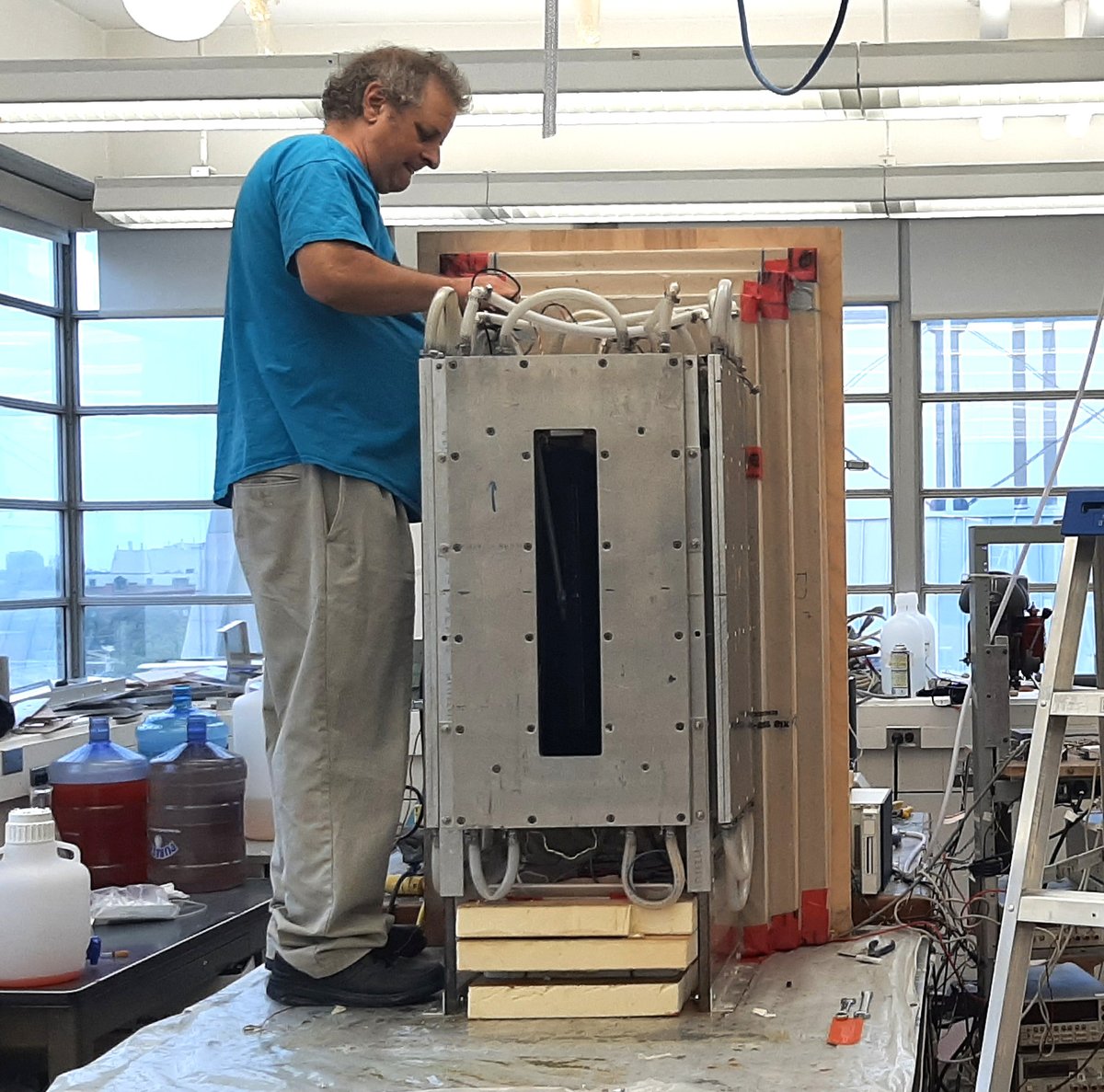 eweidenh's tweet photo. We recently acquired what’s probably the world’s only experimental icicle growing machine. Very exciting!

https://t.co/jXjOXkgbTe

#histsci #histtech #canhist https://t.co/zIEVFmKEiQ