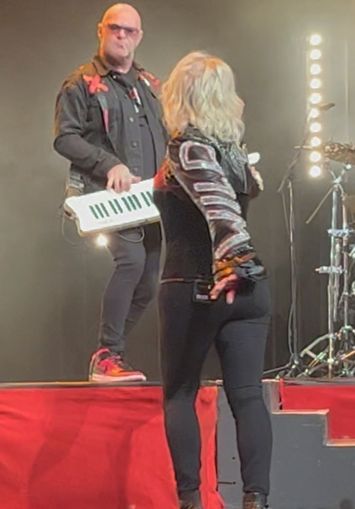 <a href="/steviepwr/">Steve Power</a> and <a href="/Wildericky/">Ricky Wilde 🎶🇺🇦</a> for <a href="/kimwilde/">Kim Wilde👽</a> #greatesthitstour at #yorkbarbican