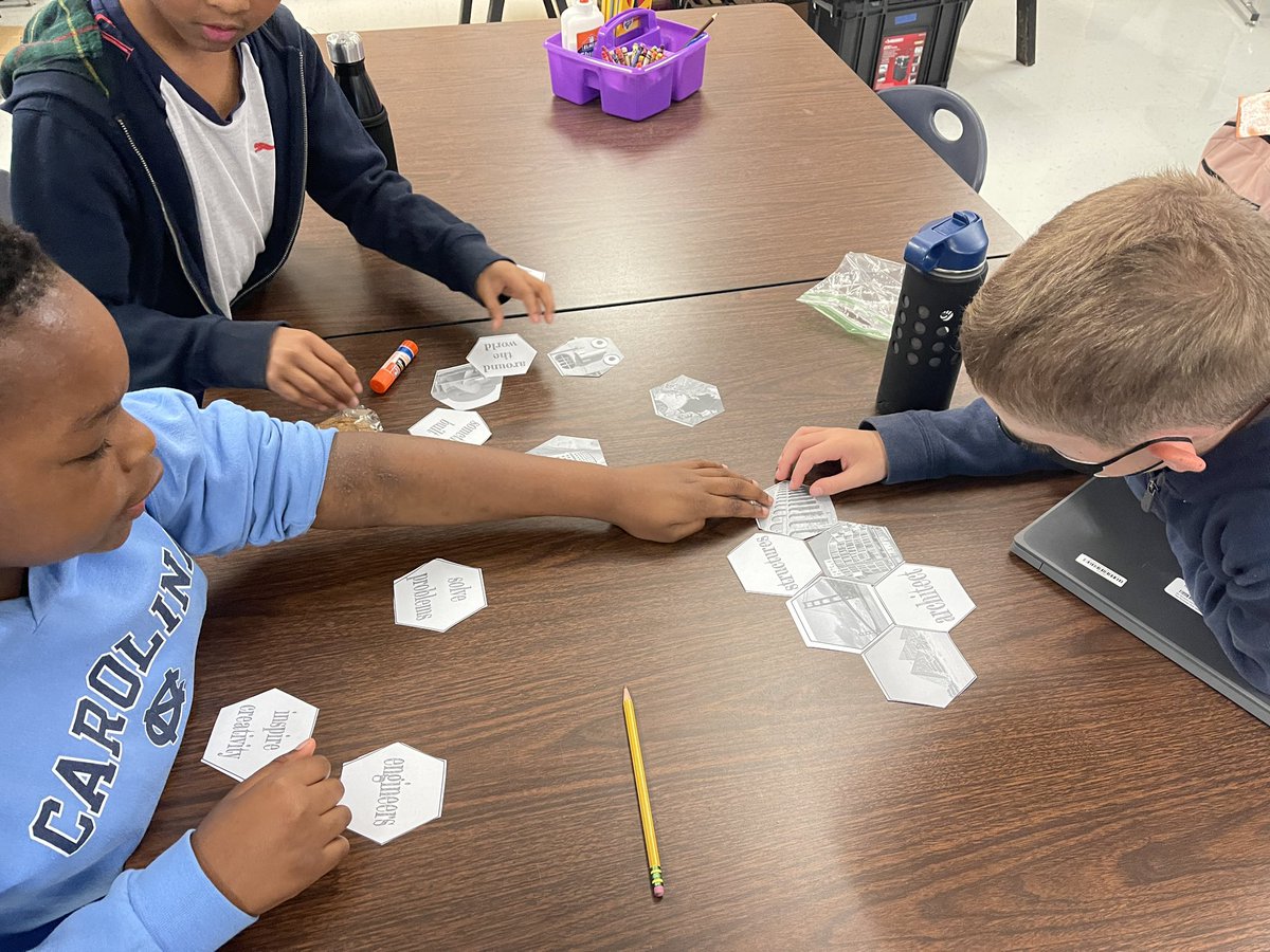 How do we make deeper connections with our learning? By using Hexagonal Thinking! Using hexagons to think critically about structures. @NISDBoldt @NISDGTAA #hexagonalthinking @TerriEichholz