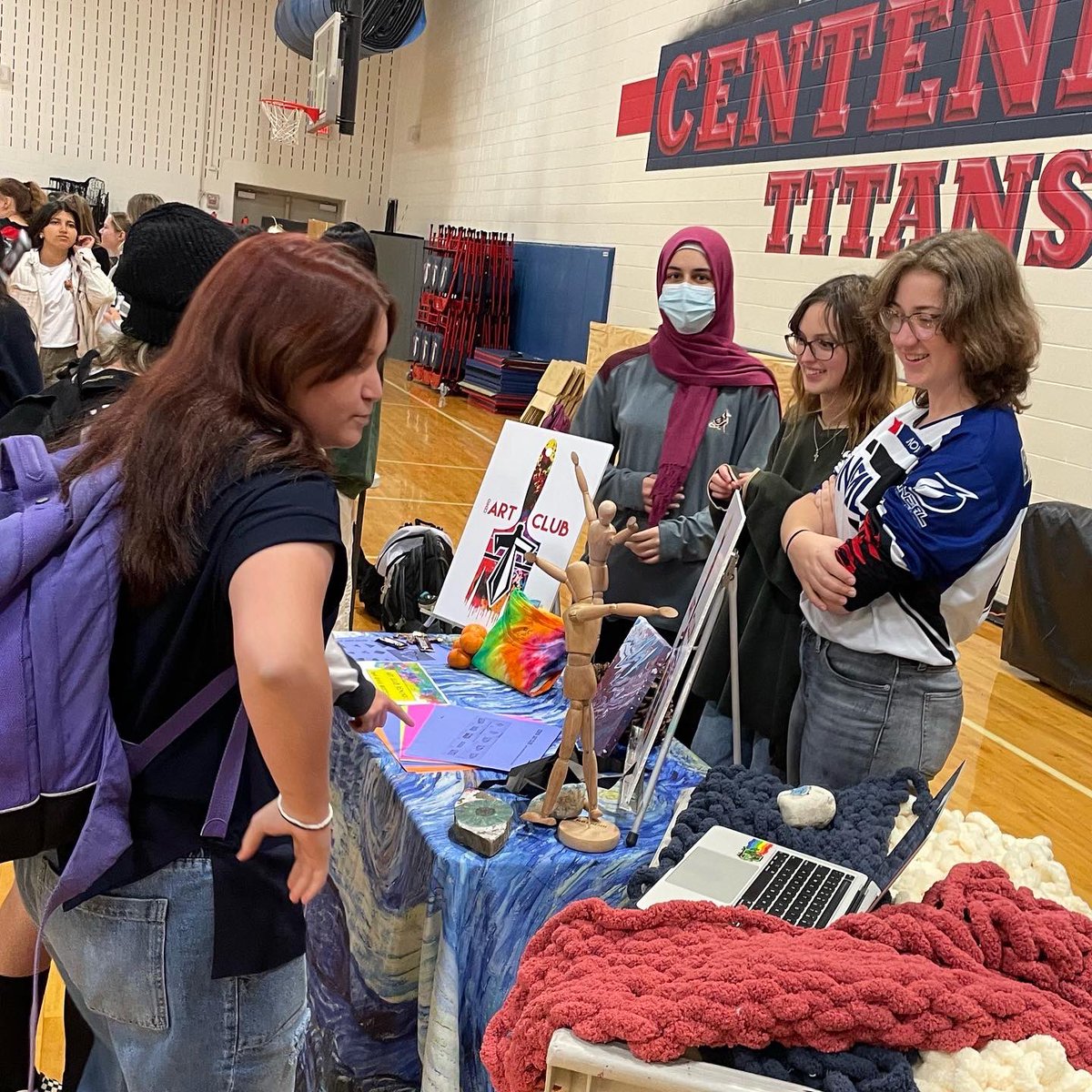 Tell all your friends to join art club! 🎨🖌