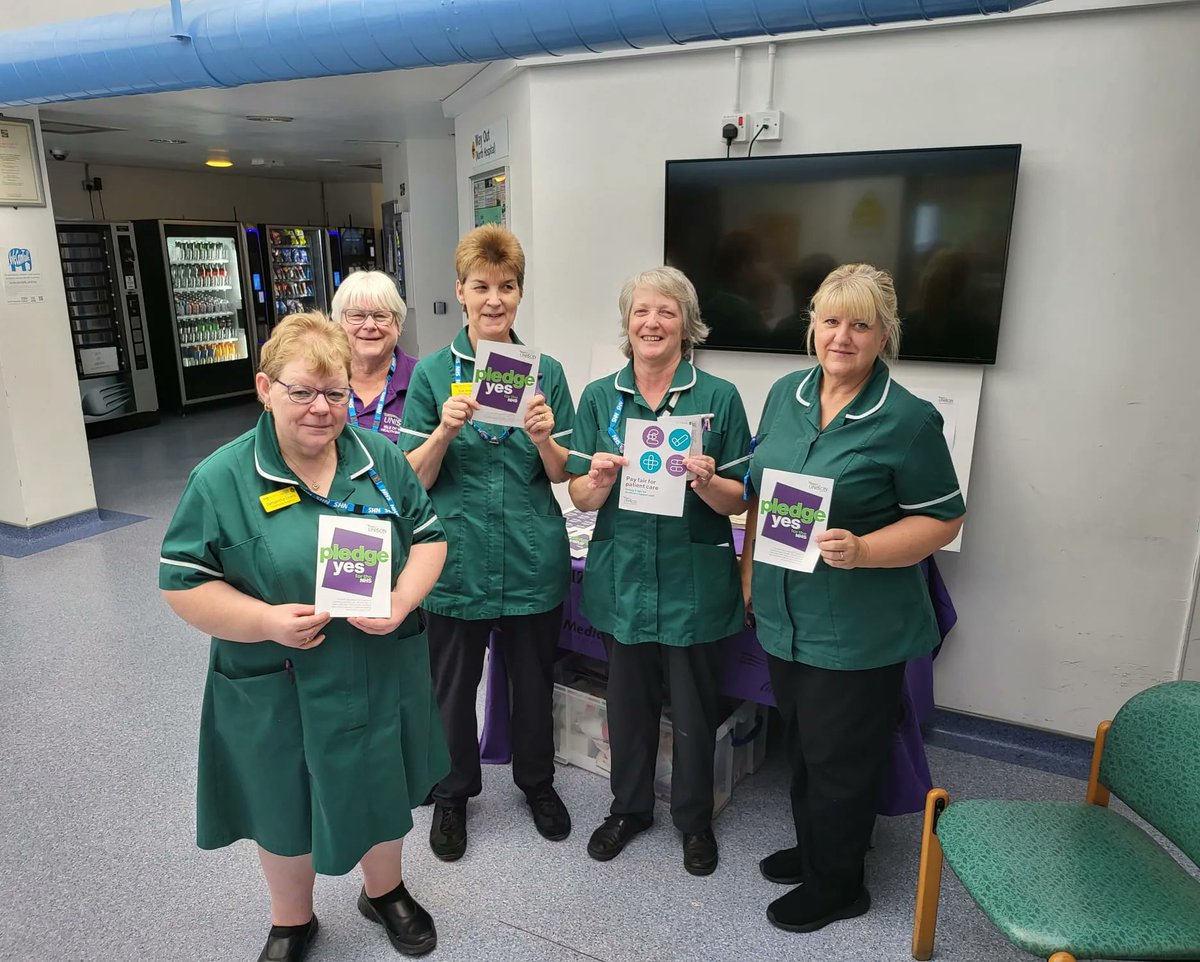 UNISONSE's tweet photo. Branch Women's Officer Doreen Britton pledging Yes for the NHS with fellow @iounison members at St Mary's Hospital in Newport. #PledgeYes at https://t.co/pVsRP68nZC #NHSPay 💚 💜 https://t.co/1l3oafSMZW