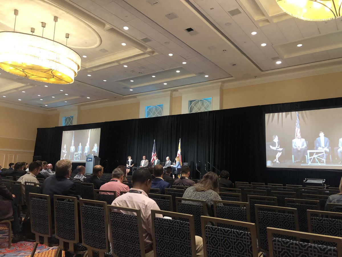 Day 1 @ Smart Cities Connect with @smartcityc and <a href="/ChelseaMcC/">ChelseaCollier</a> ! Talking about finding and long-term planning for equity and innovation