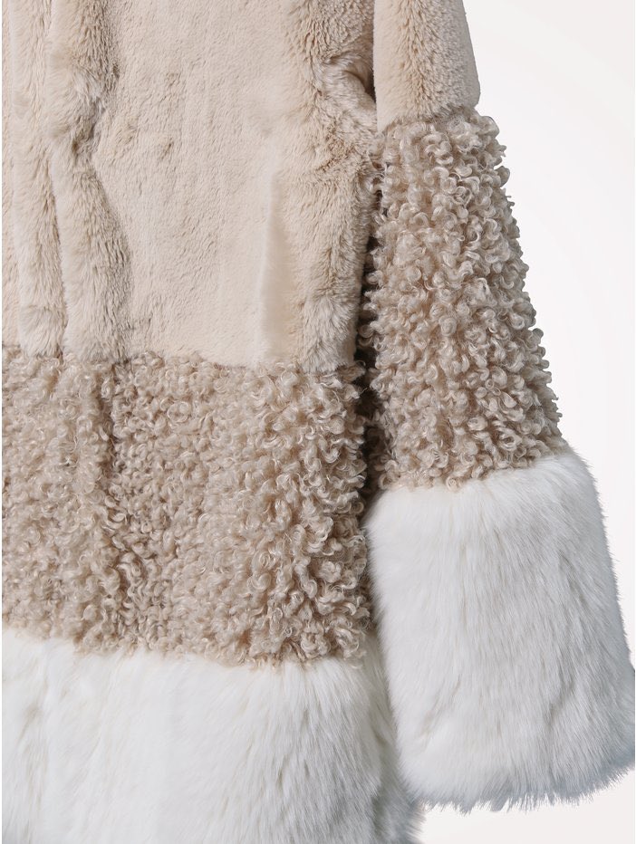 The temperature has dropped ❄️ It’s time to wrap up! Get your hands on our luxe borg patch coat now: bit.ly/3xYXyRb