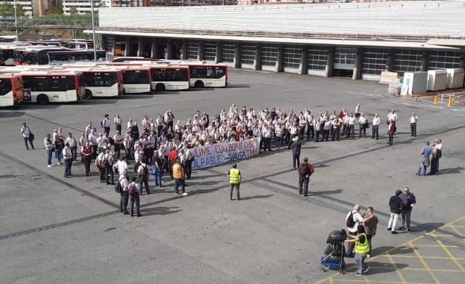 Todos unidos. No a la perdida de poder adquisitivo. 6ª Jornada de Paros en TB <a href="/cgtbus/">CGT BUS TMB</a> <a href="/TbCcoo/">CCOO TB TMB</a> <a href="/ACTUB3/">ACTUB</a> <a href="/acat_tb/">ACAT-TB</a> <a href="/UGTBusTMB/">Ugt Bus TMB</a> <a href="/elsmatins/">Els matins TV3</a> <a href="/cafedeideias_/">Café de Ideias</a> <a href="/TotBcn/">TOT Barcelona</a> <a href="/BCNmetropoli/">Metrópoli Barcelona</a> <a href="/elperiodico/">El Periódico</a> <a href="/20m/">20minutos.es</a> <a href="/laiabonetrull/">Laia Bonet</a> <a href="/jaumecollboni/">Jaume Collboni</a>