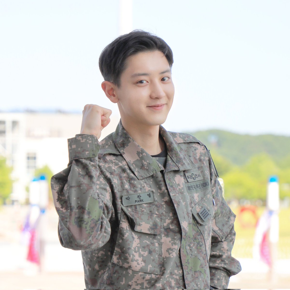chanyeol_rice's tweet photo. WELCOME BACK CHANYEOL! 우리 왕자 전혁 정말 축하해!❤

#WelcomeBackChanyeol
#찬열아_전역축하해_보고싶었어 https://t.co/G6rPldbSTy