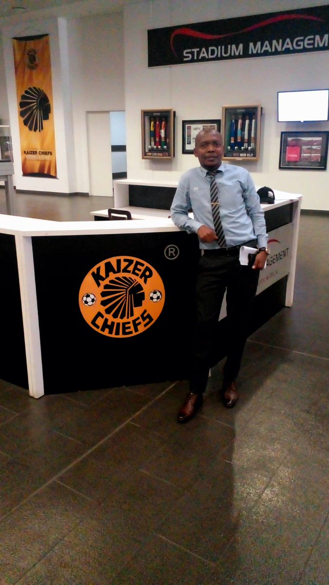 ravelep's tweet photo. The dangerous meeting with the dangerous bertie of the dangerous supporters of the dangerous team of Satafrika from the mountains of molotov were milk n honey flows from the dangerous mountains of Naturena. #MrRules #ItsNothingPersonal #LimpopoApproved https://t.co/9TzinCdhLf