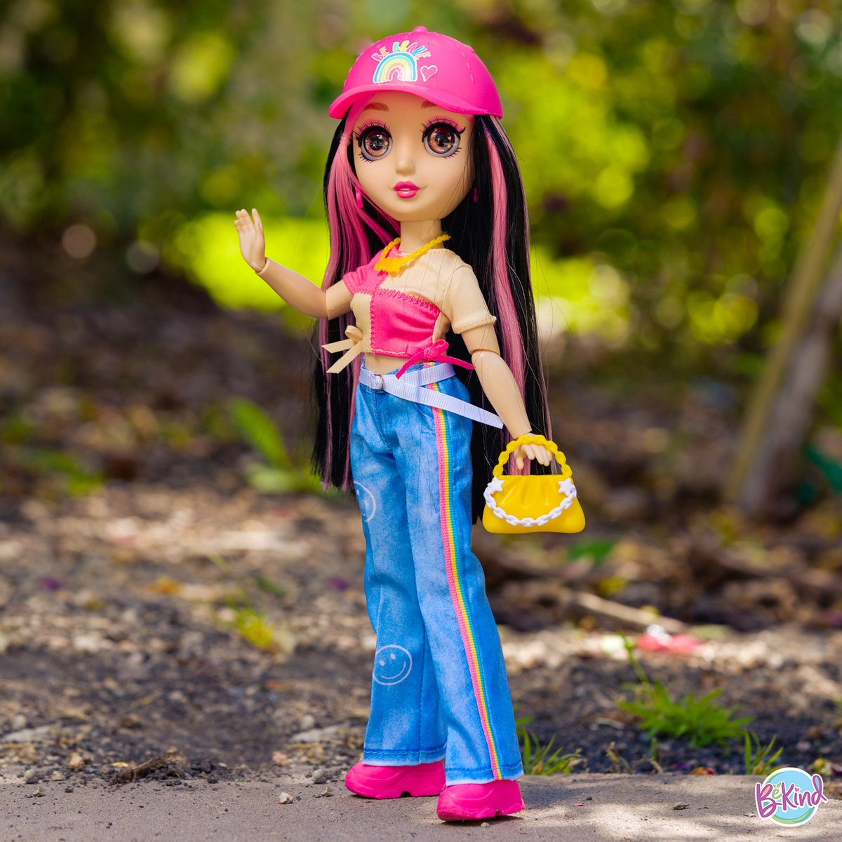 bkinddolls's tweet photo. The BeKind girls are stylish as ever! Check out Nora's cool fit! 

#Bekind #DIY #Craft #Ecofriendly #bekinddolls #ecofriendlytoys #greatforkids #doll #style #fashion https://t.co/qdRn847tmE