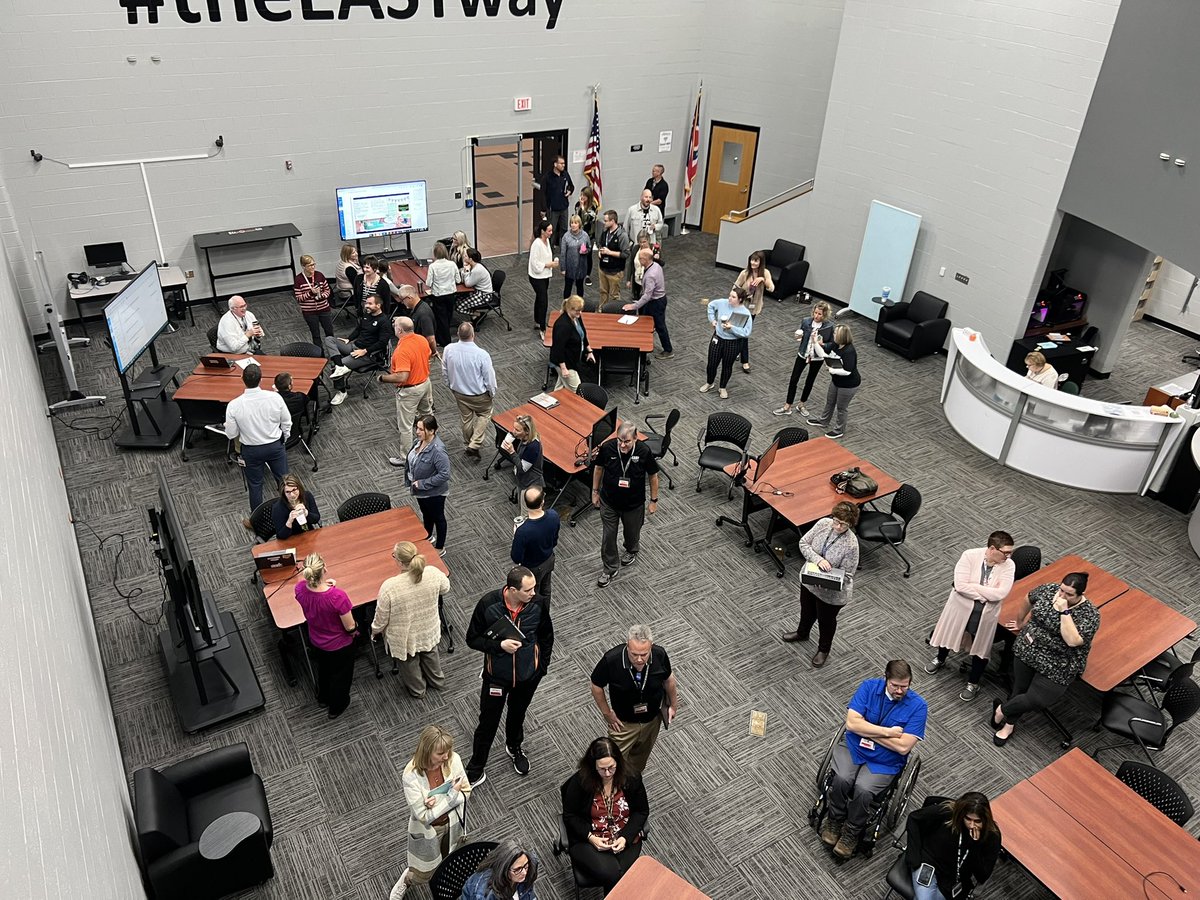 Excited for our monthly Staff Led Best Practice Showcase this morning. Ts were able to engage in a Canvas Gallery Walk, learn why we should care about Cybersecurity, or discuss reflective assessments. #choiceandvoice #theeastway #wearelakota @InspireLakota