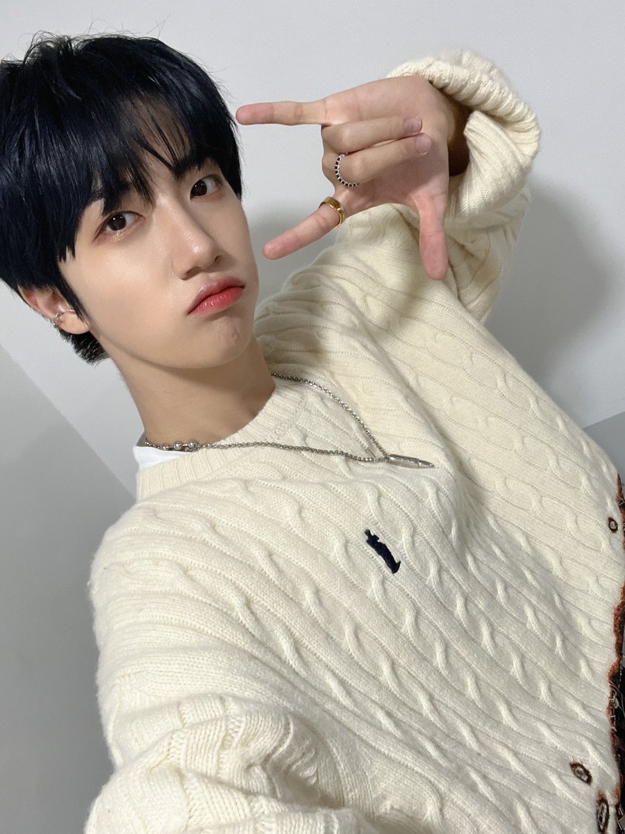 원정 tweet media