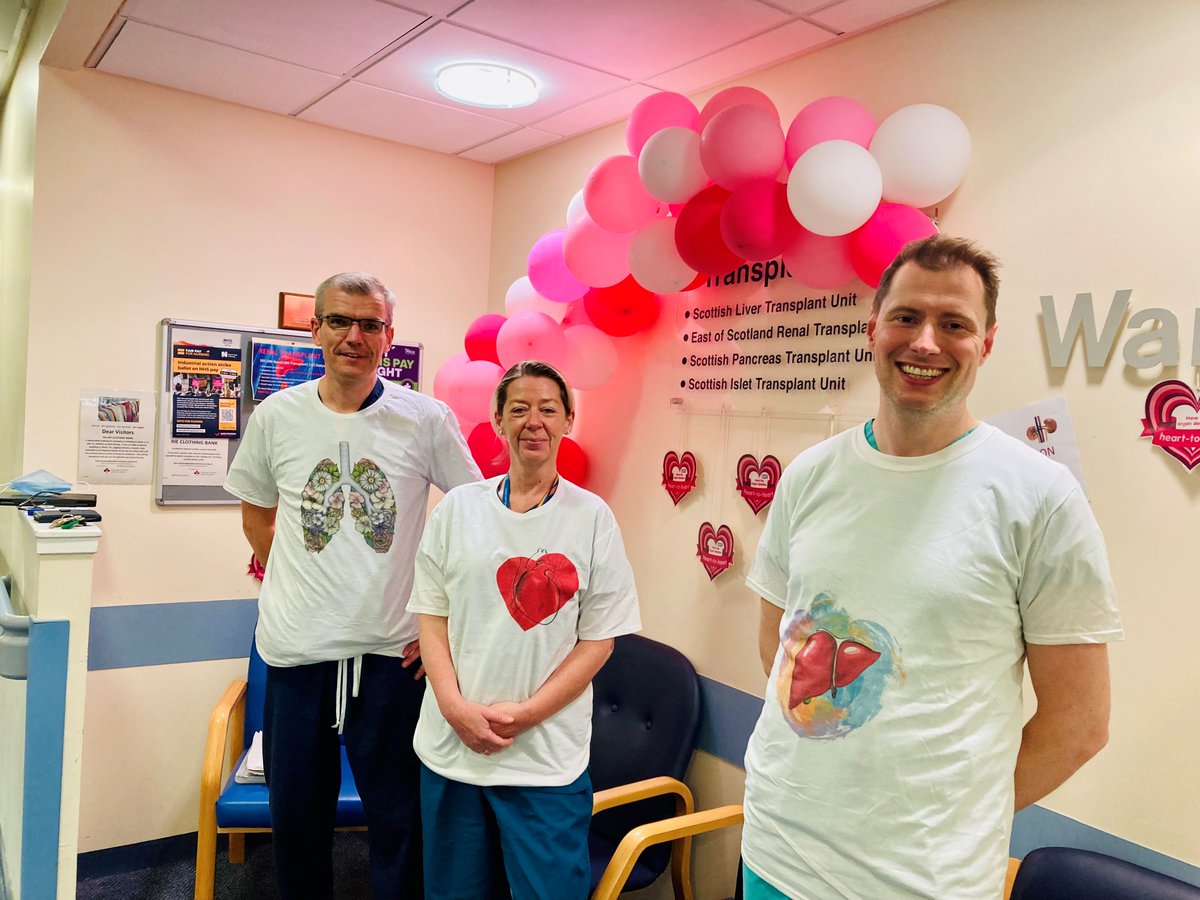Great support for organ and tissue donation week 😁 colourful picture from the RIE today with SCN David from ward 118, Specialist Nurse Lesley and Clinical Lead Olly #organndonation #tissuedonation #Scotland_OTDT @NHS_Lothian